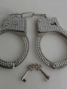 1pc Metal Handcuff With Plastic Handle, Diameter Less Than 5cm (Note: The Rhinestone Handcuffs Are Handmade With Glue, So There May Be Some Excess Glue On The Surface) Halloween - Multicolor - View 5