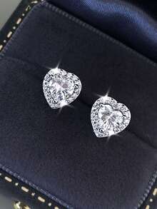 1 Pair S925 Sterling Silver Hypoallergenic Sparkling Heart Cubic Zirconia Stud Earrings, Elegant Petite Versatile Earrings, Suitable For Daily Wear, Vacation, Valentine's Day, Birthday Gift For Women - Silver - View 5