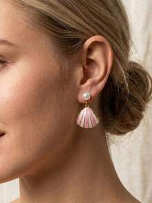 4 Paar Damen Ohrringe (2 Stile zufällig gemischt), Ohrstecker mit eingelassener Muschel und weißer Kunstperle, Ohrstecker mit Muschelanhänger und Perle, Schmuck im Strandurlaub-Ozean-Stil. Vielseitige, farbenfrohe goldene Styles für den Sommer mit rot, grün, schwarz mehrfarbiger Emaille-Verarbeitung mit reichhaltigen Farbtönen und mehrschichtigen Texturen. - Verschiedenfarbig - Übersicht 5
