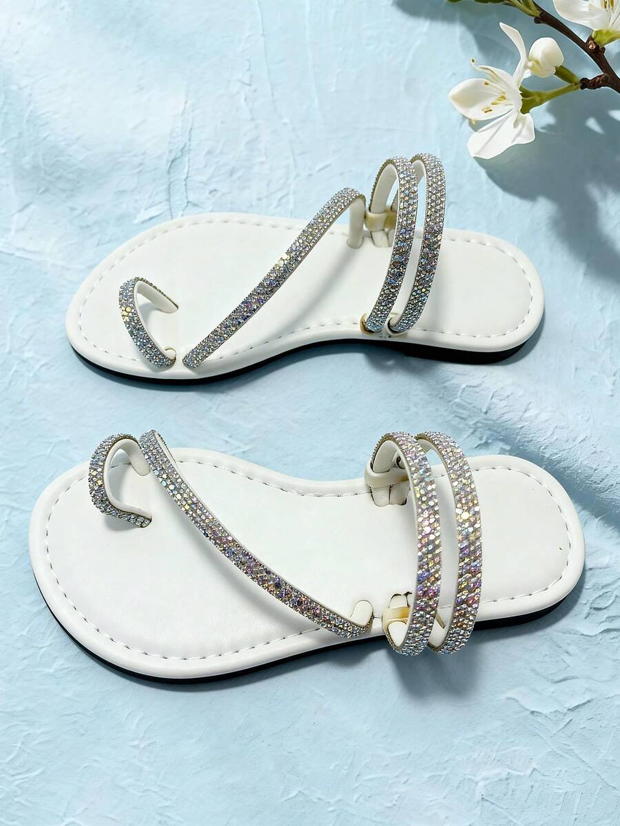 1 Pair White Children's Sandals, Girls' Flat Non-Slip Sandals, Rhinestone Wrapped Strap Toe Design, Suitable For Summer Outings, Beach, Wedding Party, Casual Gatherings, Daily Wear - White - View 1