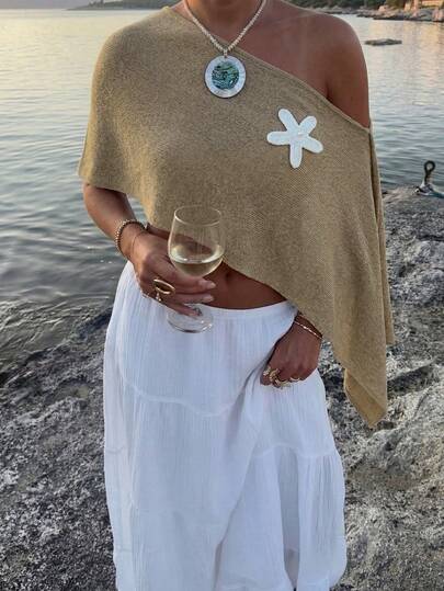 Women's Elegant Khaki One-Shoulder Starfish Applique Cropped Knit Cape Poncho, Casual Vacation Beach Cover Up, Summer Outfits For Women, Valentine's Day Outfit, Party Outfit, Music Festival Outfit, Romantic Date Outfit, Beach Outfits For Women, Holiday Outfit, Spring Summer Daily Wear, Wedding Guest Outfit, Carnival Outfit