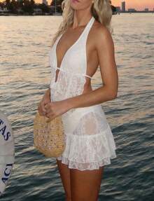 白色性感优雅镂空深V领蕾丝比基尼三件套，搭配甜美可爱的双层荷叶边迷你裙，适合春夏海滩度假、泳池派对等场合穿着。 - 白色 - 查看 6