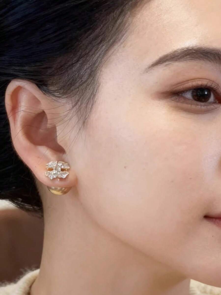 两件套奢华闪亮双C香槟色仿珍珠耳环,百搭优雅,适合女性佩戴,可用于派对、日常佩戴、约会等场合,是送给女友、家人和朋友的绝佳礼物。 - 香檳色珍珠 - 查看 1