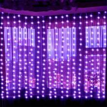 600颗LED灯珠窗帘灯，尺寸6米*3米，8种灯光模式，带遥控器和定时器，USB供电，适用于房间、窗户、婚礼、派对、圣诞节等场合。 - USB窗簾燈串 - 查看 14