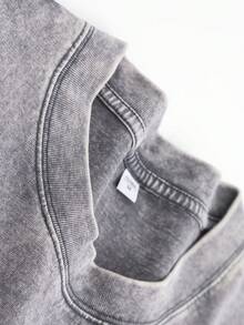 Men's Casual Crew Neck Sleeveless Washed Vest, Made Of 100% Cotton, Perfect For Summer Vacations.  Features A Stylish Print And Y2K Street Style. - 灰色 - 查看 2