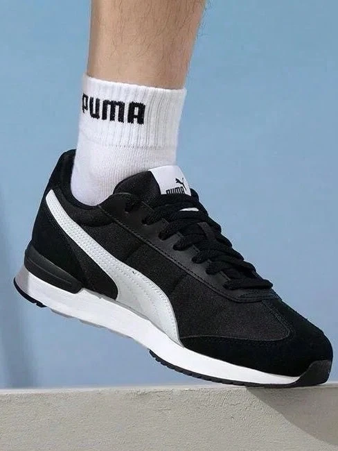 Giày thể thao cổ thấp PUMA Turin 3 đa năng, thoải mái, phù hợp cho cả nam và nữ, màu đen. - Đen và trắng - Xem 1