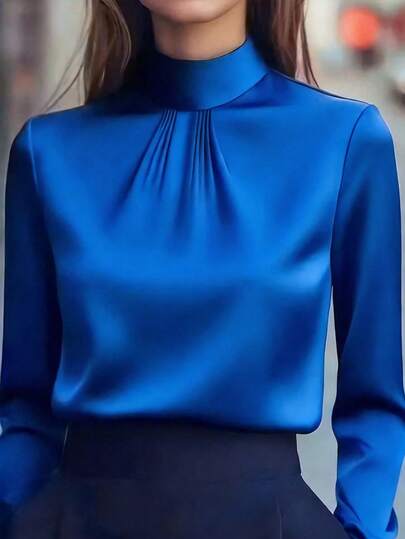 Áo sơ mi nữ màu đen satin thanh lịch, cổ đứng, tay dài xếp ly, chất liệu satin mềm mại, tôn dáng, thích hợp cho công sở hoặc các dịp trang trọng, cúc áo màu trơn, hoàn hảo cho mùa xuân, hè, thu và đông.