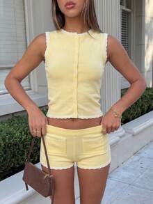 女士黄色针织背心 | 无袖纽扣前襟荷叶边露脐上衣，适合夏季和早午餐穿着 - 黃色 - 查看 1