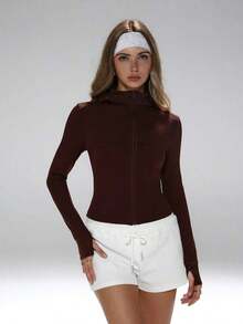 This Sporty Features A Minimalist And Fashionable Style, Combining Collegiate And Athletic Elements. With Long Sleeves And Thumb Holes, Comfortable Stretchy Fabric Is Suitable Dance/Pilates Workouts. Front Zip-Up Design With A Low Collar Allows You To Easily Transition From Street To Gym. With Shaping Seams, A, Full Coverage, Long Sleeves With Thumb Holes, Effective Cinched Waist, Bust Lifting Pleats, And 360-Degree Stretch, This Also Has An Anti-Slip Zipper Guard. Women's Fitted Zip-Up Pink - 布朗 2 - 查看 9