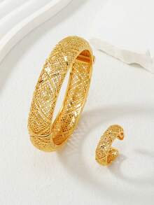 两件套中东斋月沙特阿拉伯风格镀金铜镂空宽手镯和戒指首饰套装，包含一个手镯和一个戒指。 - 金黃色 - 查看 1