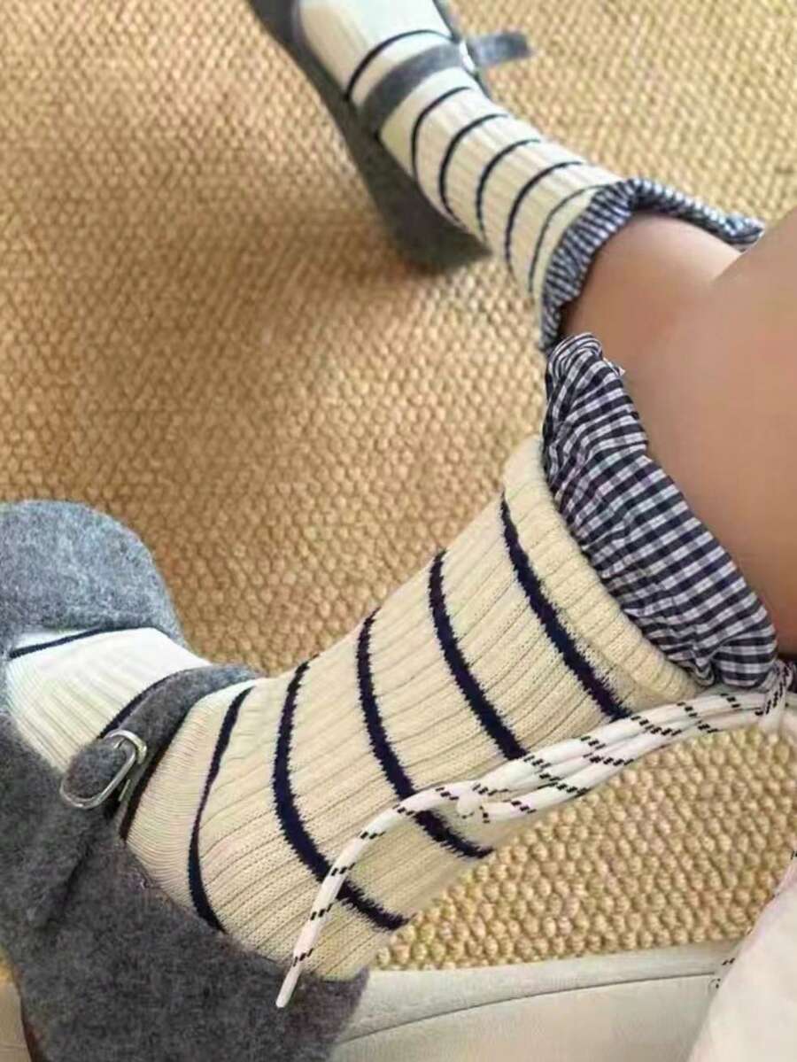 1 双独特设计的中筒袜，春秋季时尚单品 - 彩色 - 查看 1