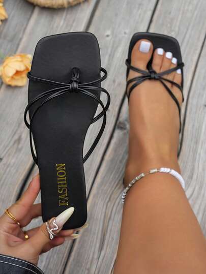 2026 New Women's Flat Sandals, Black Thin Strap Decorated Thong Sandals, Square Toe Flat Slip-On Sandals, Suitable For Commuting, Vacation And Daily Wear
