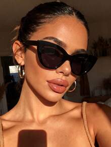1 Paar unisex schwarze Katzenaugen-Sonnenbrille im minimalistischen Stil, geeignet für Urlaub, Reisen, Sport, Autofahren, Festivals, Strand, Musikfestivals, Ausflüge, Sommermode, Feiertage, Familienausflüge, elegante Kleidung, Straßenmode-Accessoires, Sport, Partys, Outdoor-Aktivitäten, Straßenmode, Angeln, Urlaub - Schwarz - Übersicht 1