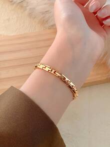 1pc Women's Oval Quartz Watch, Gold Color, Elegant & Fashionable, Suitable For Daily Wear, Birthday/Graduation Gift, Casual Gathering And Party - Gold - View 6