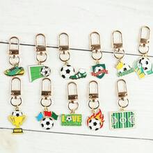 Bộ móc khóa bóng đá 12/24 chiếc, bao gồm áo đấu bóng đá, giày thể thao và các móc khóa khác thuộc series bóng đá, kèm theo thiệp chúc mừng. Món quà lý tưởng cho người hâm mộ bóng đá, người đam mê thể thao, quà tặng sở thích, niềm vui bóng đá, quà tặng bóng đá cho thanh thiếu niên, mặt dây chuyền giải thưởng, quà sinh nhật, quà tặng tiệc tùng, quà Giáng sinh, quà Lễ Tạ ơn. Quà tặng cho mẹ, cha, quà tốt nghiệp và quà cho giáo viên. - màu sắc - Xem 8