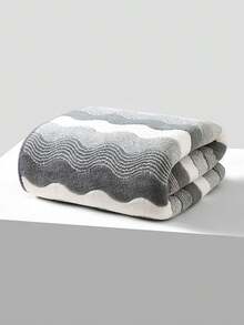 1/2pcs Coral Fleece Wavy Pattern Bath Towel, Super Soft & Absorbent, Quick Drying, Suitable For Face/Body Washing, High Quality & Lightweight, Applicable For Bathroom, Bedroom, Home, Hotel, Swimming Pool, SPA, All Seasons, Bathroom Decor, Bathroom Accessories, Valentine's Day Gift - Multicolor - View 22