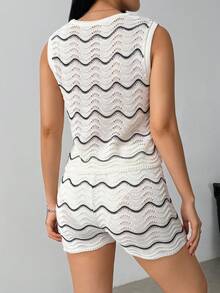 Bộ đồ hai mảnh gồm áo vest và áo tank top dệt kim kẻ sọc Summer Hollow, thích hợp cho kỳ nghỉ biển hoặc những dịp thư giãn khác. - trắng - Xem 2