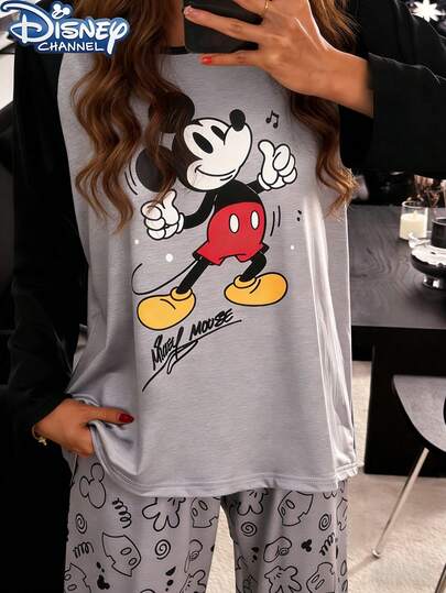 Disney Bộ đồ ngủ hoạt hình dễ thương 2 món dành cho nữ, gồm áo dài tay cổ tròn in họa tiết toàn thân và quần dài, kiểu dáng rộng rãi thoải mái, thích hợp cho mùa xuân, hè và thu.