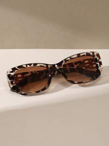 Leopard Print Retro Rectangular Sunglasses, Plastic UV Protection Shades For Travel And Beach - Multicolor - View 3