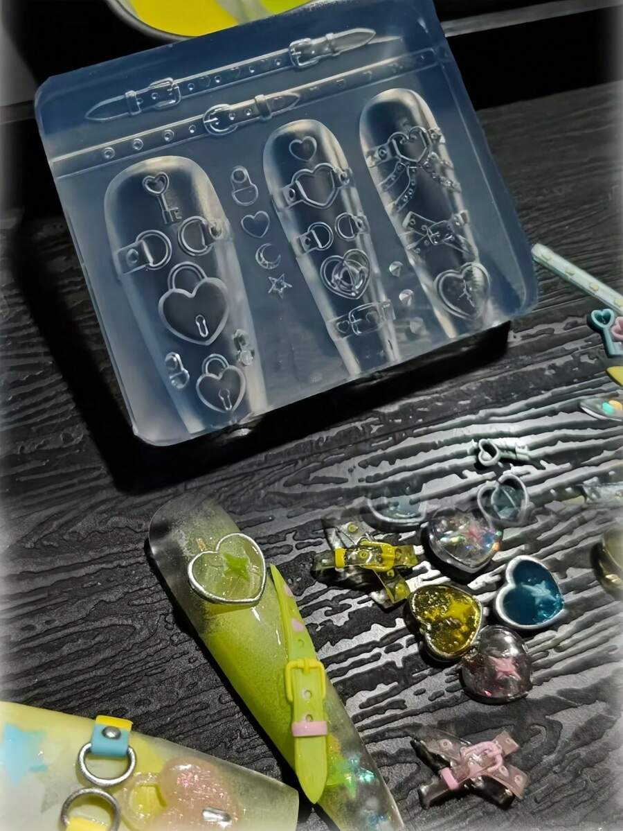 1 khuôn trang trí móng tay, khuôn silicon hình ổ khóa trái tim dùng để trang trí móng. - Trong sáng - Xem 1