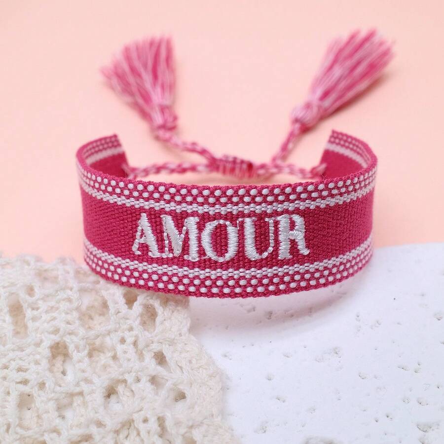 1条手工刺绣法式“AMOUR”创意编织复古风格手链，适合情侣佩戴，节日礼物 - 玫紅色 - 查看 1