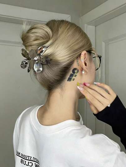 1pc Metal Flower Claw Clip, Large 7CM Hair Claw, Minimalist Elegant Hair Accessory Barrette