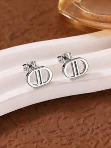 4pcs Luxury CD Letter Titanium Steel Jewelry Set, Minimalist Double D Necklace Bracelet Earrings, Versatile For Commute, Beach, And Vacation Outfits - Silver - View 9