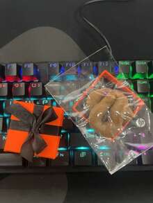 2026 Latest Gag Gift, "Surprise Box" Prank Toy, Includes 1 Elegant Gift Box And 1 Realistic Fake Poop, Suitable For April Fool's Day, Birthday, Party Surprise - Multicolor - View 7