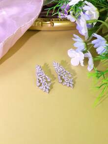 1 Pair Cubic Zirconia Luxury Pendant Earrings, Fashionable Women's Jewelry Gift, Suitable For Dates, Weddings, Banquets, Anniversaries, Comes With Gift Box - White - View 9