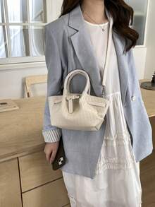 High-Quality, Fashionable, Versatile And Stylish Crossbody Bag With A Shoulder Strap. Bag With Pleated Design. Suitable For Use When Going Out, Attending Parties Or Gatherings. - White - View 3