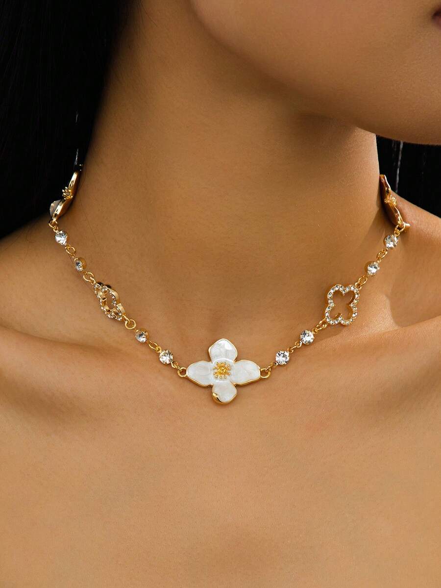 1件夏季新款奢华优雅沙滩风手工油滴白色四瓣花吊坠项链（女士款） - 白色 - 查看 1