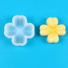 1pc Flower Scented Candle Resin Silicone Mold, Cherry Blossom, Four-Leaf Clover, Daisy Floral Plaster Scented Silicone Mold - White - View 5