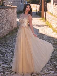 Faeriesty Đầm dạ hội nữ màu sâm panh đính sequin và hạt cườm, áo không tay cổ vuông ôm sát kết hợp với chân váy maxi xếp tầng bằng vải lưới, thiết kế eo tinh tế, phong cách sang trọng, phù hợp cho các bữa tối trang trọng, sự kiện thảm đỏ, dạ tiệc từ thiện, đám cưới và các dịp trang trọng khác. Thích hợp cho mùa xuân. - Rượu sâm banh - Xem 6