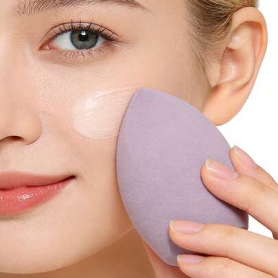 Bộ 3 bông mút trang điểm cỡ lớn chất lượng cao, bông mút tán kem nền ngoại cỡ, chất liệu thấm hút nước, nở ra khi ướt, giúp trang điểm nhanh chóng, mềm mại và thân thiện với da, thích hợp dùng cho kem nền, có thể tái sử dụng và không bị rụng lông, độ đàn hồi cao, dụng cụ trang điểm được ưa chuộng.