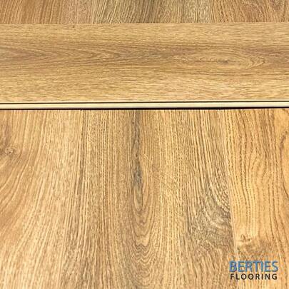 Natural Summer Oak Laminate Flooring - 8mm Click System - Pk 2.131m2