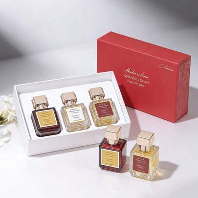 3 x 30毫升阿芙罗狄蒂香氛礼盒，无焰香氛，专为女性设计，融合花果香调。这款高端奢华香氛产品具有除臭和增香功效，还能改善心情。这是一款无焰精油香氛，可持久散发香气，是日常外出和约会的理想之选。这款香氛礼盒无论是自用还是馈赠亲友都非常合适。