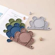 1pc Funny Cat/Dog Silicone Slow Feeder Mat, Fish/Frog Shaped Anti-Gulping Anti-Spill Suction Cup Lick Mat, Wall-Mountable - Multicolor - View 9