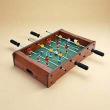 Bàn bóng đá mini để bàn - Trò chơi trong nhà/ngoài trời dành cho 2 người chơi, được trang bị sân bóng kiểu chính thức, cột gôn và tượng nhỏ - Cấu trúc bằng gỗ tổng hợp bền chắc, phù hợp cho các buổi tối chơi game gia đình, tiệc sinh nhật, lễ kỷ niệm bóng đá - Không cần pin hoặc nguồn điện - Thiết kế nhỏ gọn tiết kiệm không gian, lý tưởng cho các trò chơi trong nhà, giải trí ngoài trời, thiết lập bóng đá cổ điển, cấu trúc chắc chắn, hoạt động bóng đá 2 người chơi, người đam mê thể thao, khách dự tiệc, phụ kiện bóng đá, trò chơi để bàn, bàn bóng đá mini, quà tặng bóng đá, trò chơi trên bàn, quà năm mới - màu nâu - Xem 10