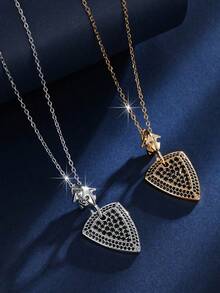 1件经典骑士盾牌项链，奢华密镶合成锆石几何三角形吊坠，独特设计精致颈链 - 項鍊 - 查看 3