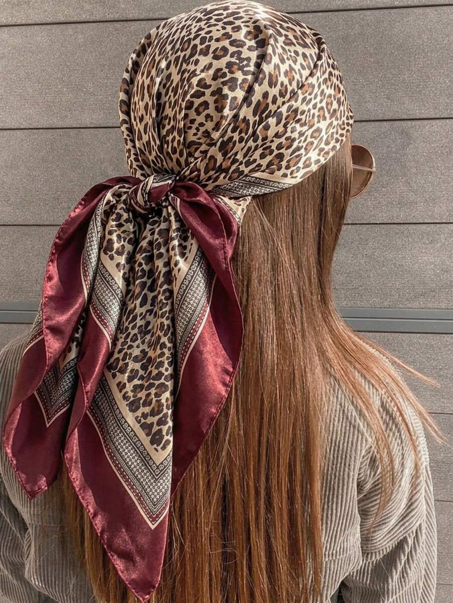 1pc Women's Fashion Palace Luxurious Geometric Satin Print 90x90cm Square Scarf/Bandana, Suitable For Daily Use