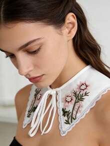 1 chiếc khăn choàng cổ giả thêu họa tiết khoét rỗng chống chói, có phần cổ bằng vải voan cố định, có thể phối cùng áo sơ mi và chân váy. - Kim Kim Xanh - Xem 2