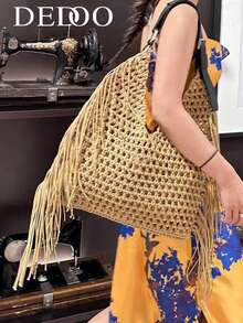 Dedoo 这款编织流苏包散发着复古度假气息，采用镂空网格编织设计。它是一款波西米亚/度假风格的单肩包，适合海边、市集和书店等场合。 - 卡其色 - 查看 1