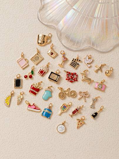 1pc Daily Casual Sports Style Copper Pendant, Water Bottle, Gloves, Sweater, Pizza, French Fries, Wine Glass, Champagne, Lemon, Cherry, Bicycle, Camera, Book, Suitcase, Airplane, Passport, Racket, Ball, Shoes, Puppy, Bone, Wings, Pigeon, Bow, TV, Popcorn, Plated With 18k Gold, Waterproof And Fade Resistant, Suitable For DIY Necklace Accessories, Charming Jewelry Accessories, Women's Jewelry Accessories, DIY Jewelry Accessories, Gift Giving, Chain Wrapping