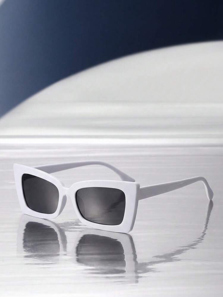 一副男女通用猫眼白色太阳镜，适合运动、户外旅行、驾驶、露营、日常生活、街头摄影、约会，也适合秋冬季女士商务休闲装扮、海滩度假、户外活动，夏季旅行礼物。 - 黑色 - 查看 2