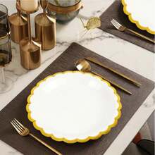 10个白色金色纸盘，7英寸和9英寸象牙色扇形纸盘，带金色箔片，白色一次性纸盘套装，适用于生日、婚礼、圣诞节、新年、新娘送礼会等派对装饰 - 白色 - 查看 7