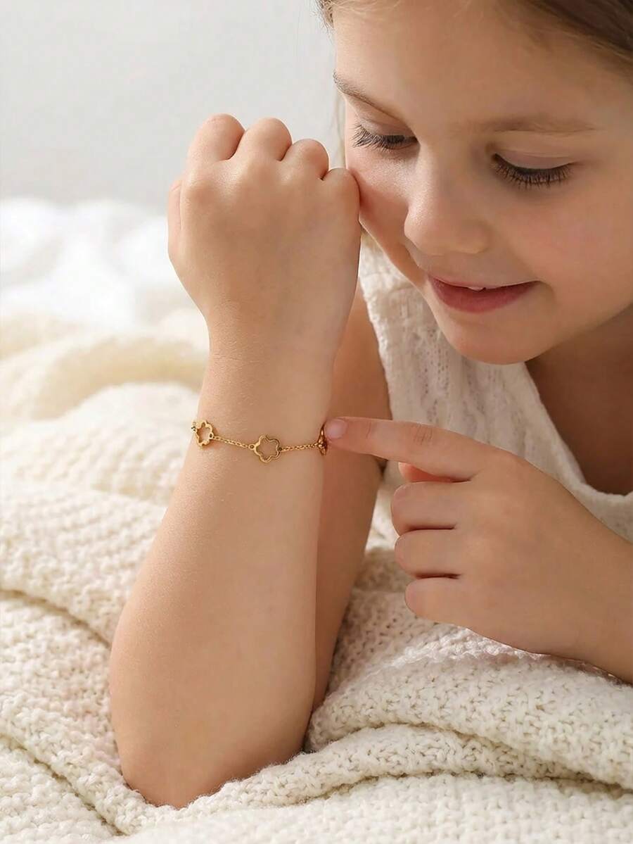 1pc Elegant Gold Stainless Steel Hollow Five-Petal Flower Decor Bracelet, Jewelry Accessory For Party - Yellow Gold - View 1