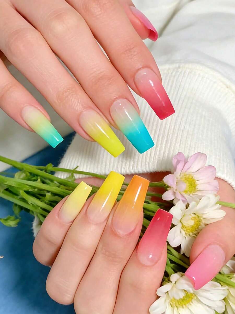 24片渐变扎染亮面优雅简约假指甲，适合约会、派对、春夏秋冬日常佩戴，女士及女孩皆宜。包含甲油胶和指甲锉，易于涂抹。随机附赠甲油胶。 - 彩色 - 查看 1