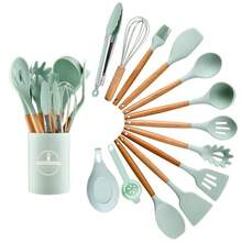 12 件套硅胶厨房用具套装，带木柄和储物锅，不粘烹饪工具套装包括锅铲、漏勺、汤勺、刷子、夹子、打蛋器 - 彩色 - 查看 21