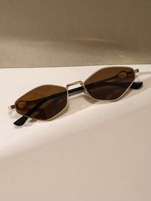 Damen braune polarisierte Retro Diamant asymmetrische geometrische Metallrahmen Sonnenbrille, klassische Modebrillen, unverzichtbare Vintage Sonnenbrillen für Sommerurlaub Outdoor Reise Strand - Braun - Übersicht 3