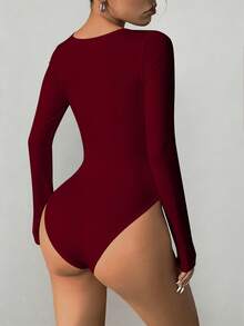 imisic Gaun Bodycon Seksi Lengan Panjang Berkerah V dengan Detail Kerut. Garis lehernya didesain dalam bentuk V yang dalam. Ini adalah gaya dasar yang pas di badan, cocok untuk dipakai di luar ruangan, dan juga memiliki efek melangsingkan. Ini adalah gaun lengan panjang berkerah V yang ketat, cocok untuk olahraga, penggunaan di rumah, dan aktivitas sehari-hari. - Burgundy - View 5